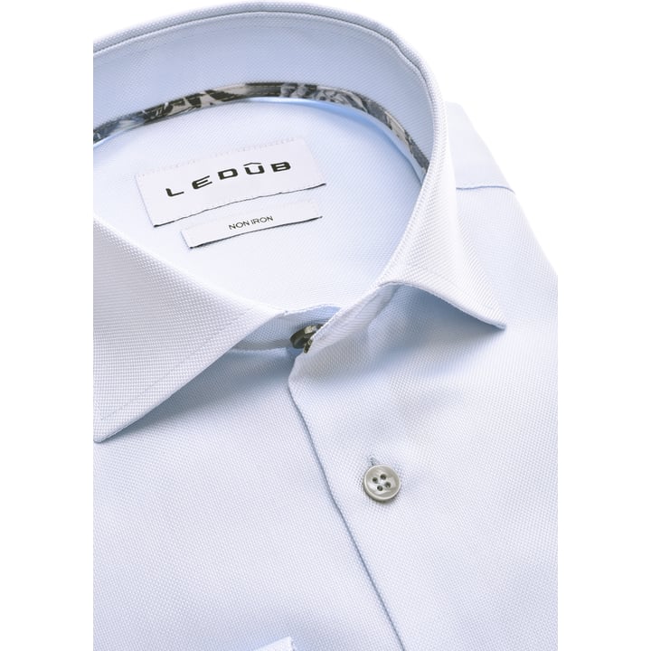 Camicia Ledub Modern Fit con motivo fine blu chiaro